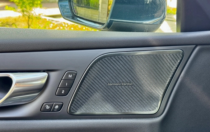 Volvo V60 cena 149800 przebieg: 17000, rok produkcji 2022 z Warszawa małe 562